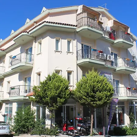 アパートホテル Yalcinkayalar *